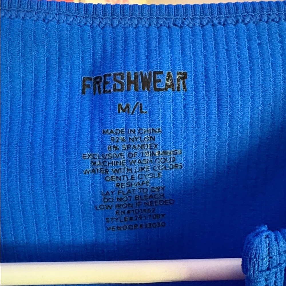 Vibrant Blue Ribbed Crop Top - Picture 2 of 3